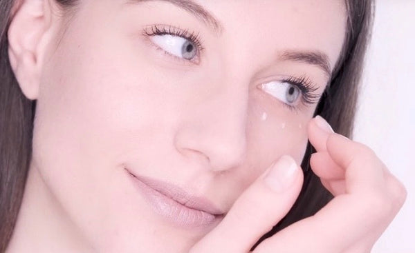 Ingrijirea pielii din jurul ochilor : iata ce greseli nu trebuie sa faci !